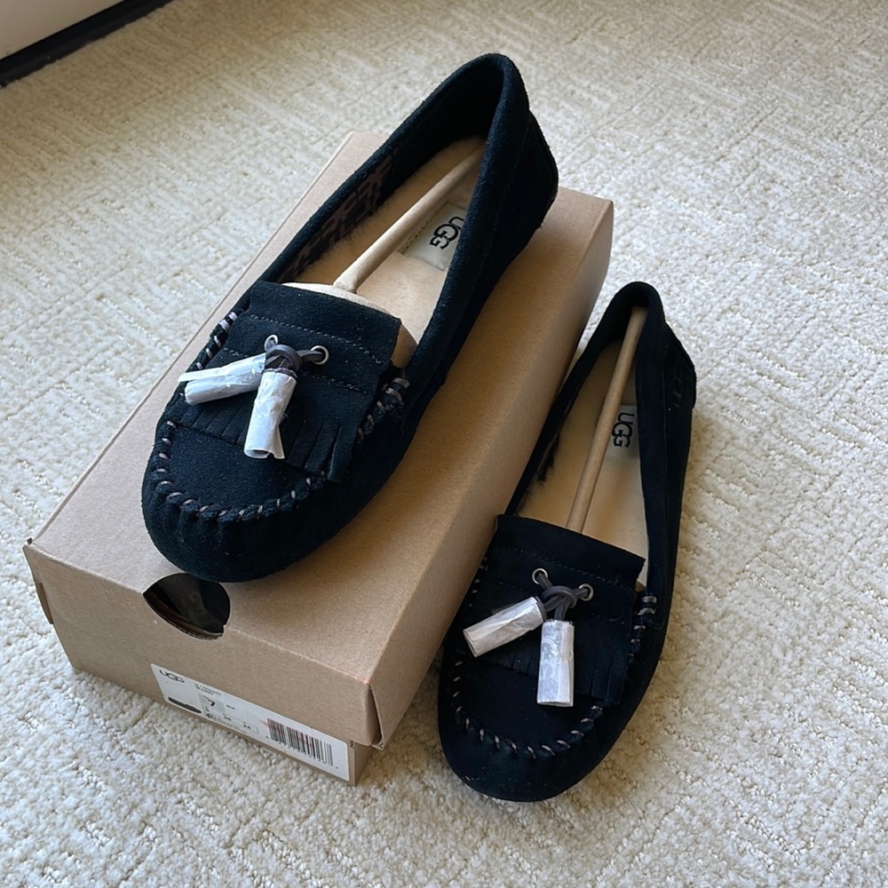 BRAND NEW UGG Lizzy Moccasin